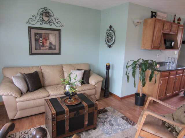 30951 Oakbrook Dr, Granger, IN 46530 photo 2