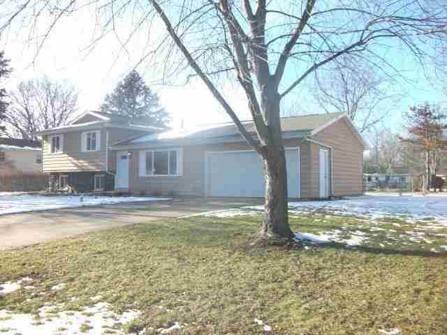 59713 Ridgewood Dr, Goshen, IN 46528 photo 4