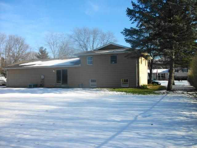 59713 Ridgewood Dr, Goshen, IN 46528 photo 10