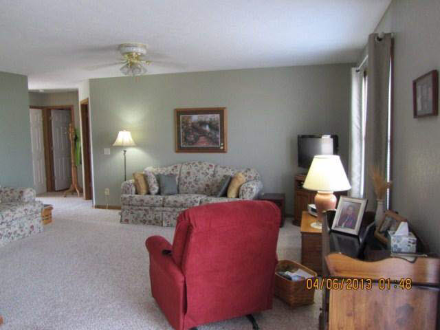 1309 Clover Creek Ln, Goshen, IN 46526 photo 4