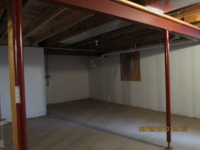 1309 Clover Creek Ln, Goshen, IN 46526 photo 11