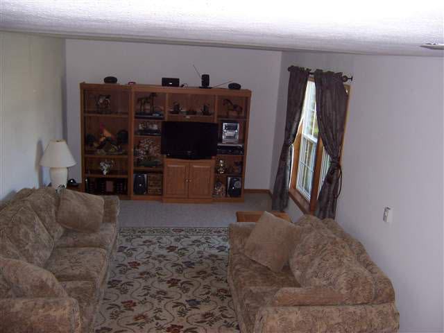 65821 Woodbury Dr, Goshen, IN 46526 photo 2