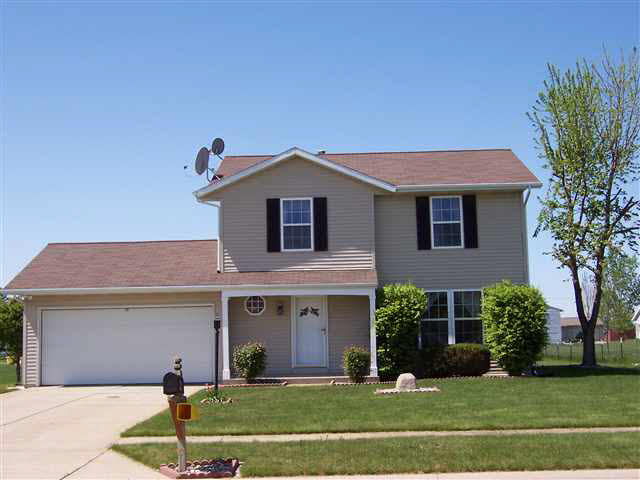 65821 Woodbury Dr, Goshen, IN 46526 photo 1
