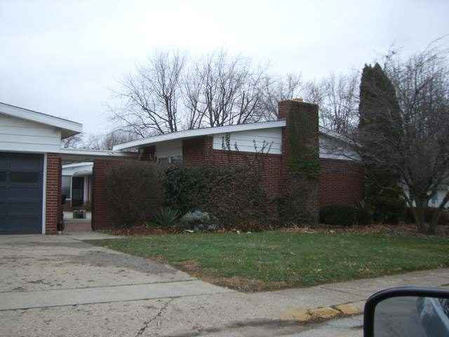 655 E John St, Nappanee, IN 46550 photo 2