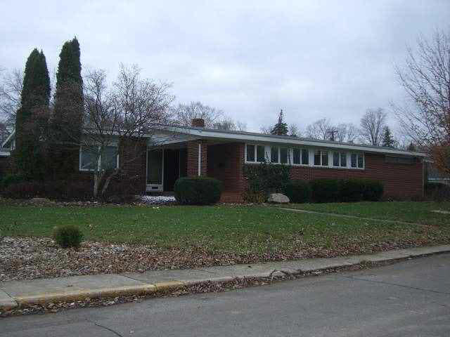 655 E John St, Nappanee, IN 46550 photo 1