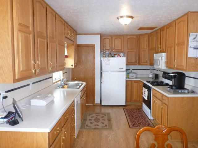 405 Twin Oaks Dr, Middlebury, IN 46540 photo 7