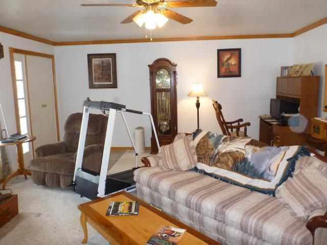405 Twin Oaks Dr, Middlebury, IN 46540 photo 3
