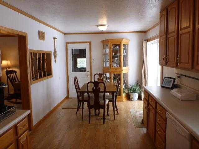 405 Twin Oaks Dr, Middlebury, IN 46540 photo 11