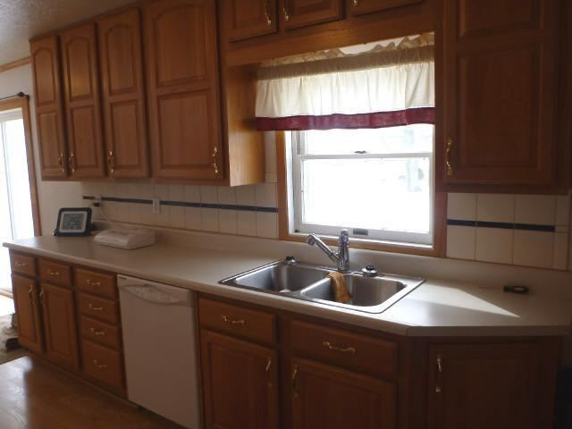 405 Twin Oaks Dr, Middlebury, IN 46540 photo 10