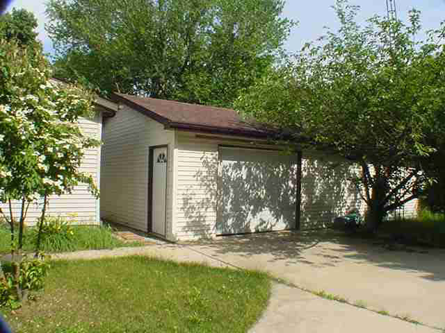 16650 Barton St, Granger, IN 46530 photo 9