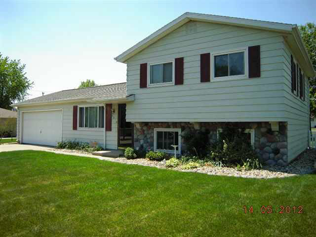 1310 Northwood Dr, Nappanee, IN 46550 photo 1