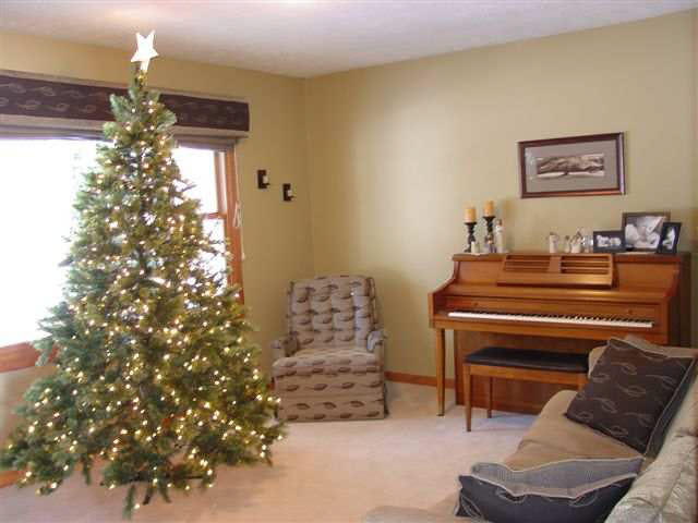 2880 Evergreen Dr, Warsaw, IN 46582 photo 2
