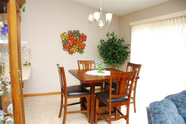 1713 Kershner Ln, Elkhart, IN 46514 photo 3