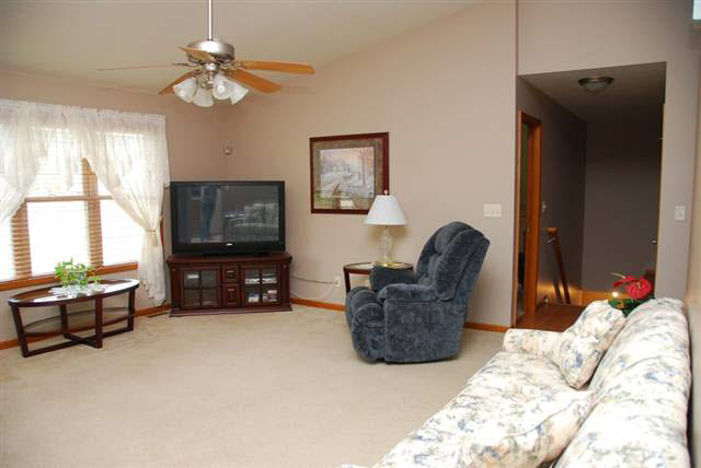 1713 Kershner Ln, Elkhart, IN 46514 photo 6
