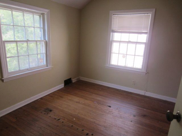 2012 Linden Ave, Mishawaka, IN 46544 photo 4
