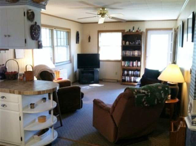 467 E Marion St, Nappanee, IN 46550 photo 3