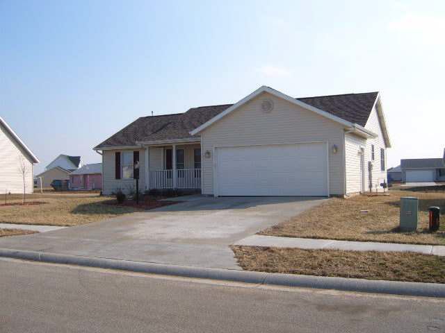 1014 Lucerne Dr, Goshen, IN 46526 photo 2