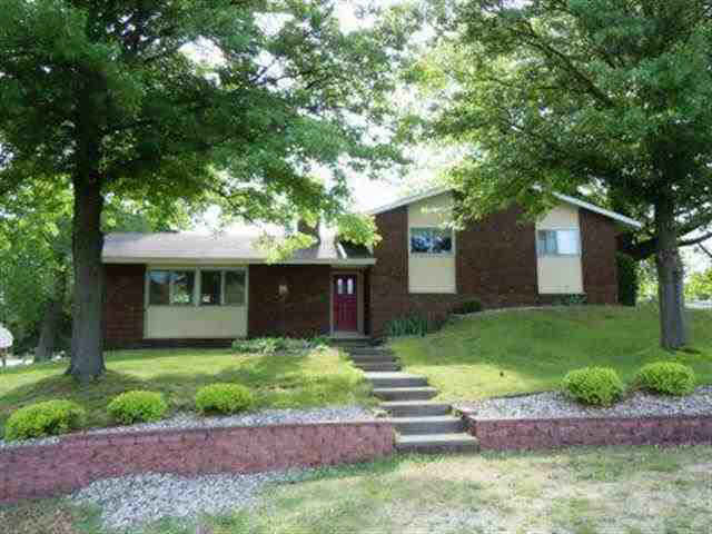 908 Player Dr, Goshen, IN 46528 photo 1