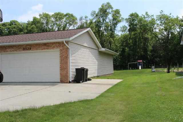 30418 Britt Ave, Elkhart, IN 46514 photo 3