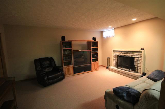 1517 Dogwood Dr, Elkhart, IN 46514 photo 12