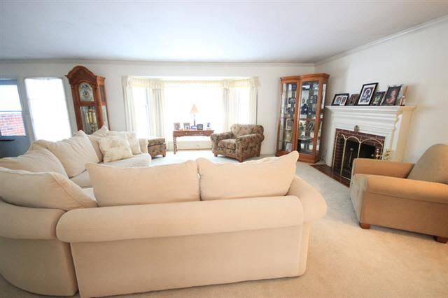 1517 Dogwood Dr, Elkhart, IN 46514 photo 3