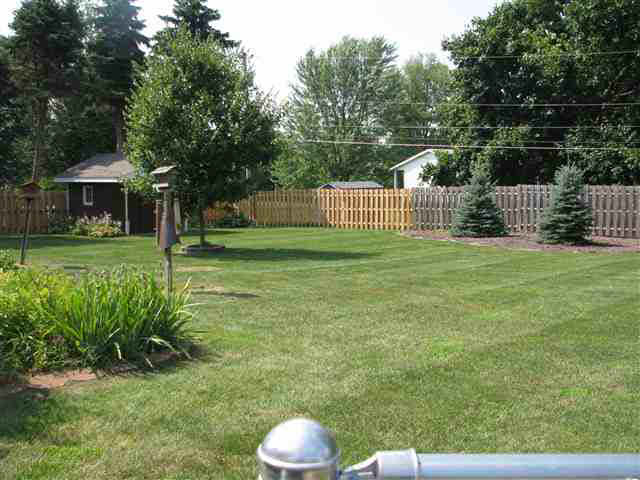19753 Bluff Dr, Goshen, IN 46526 photo 3