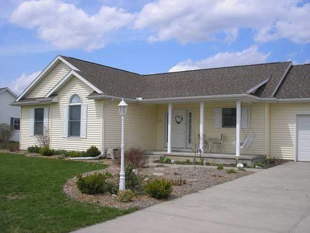 19321 Yoder Dr, Goshen, IN 46528 photo 1