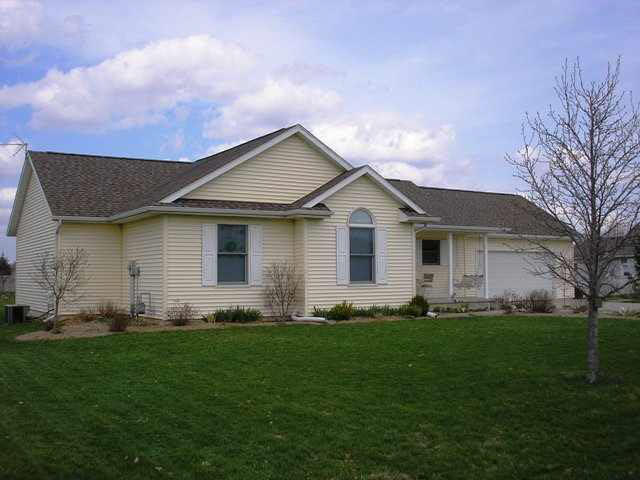 19321 Yoder Dr, Goshen, IN 46528 photo 2