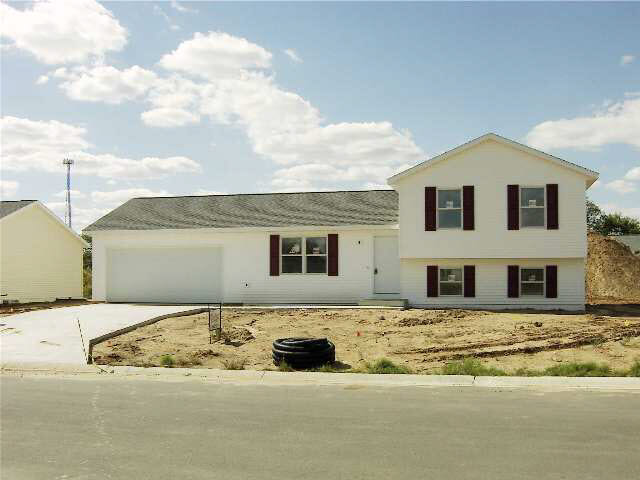 927 Eagle, Goshen, IN 46526 photo 1