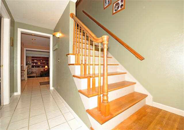 1721 Canterbury Dr, Elkhart, IN 46514 photo 16