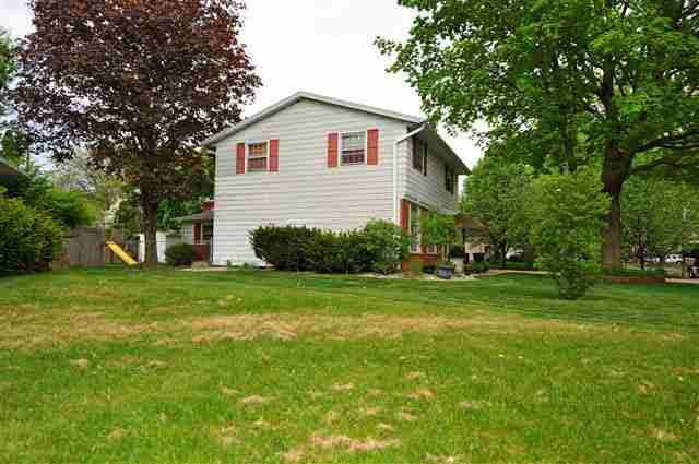1721 Canterbury Dr, Elkhart, IN 46514 photo 3