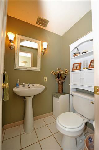 1721 Canterbury Dr, Elkhart, IN 46514 photo 14