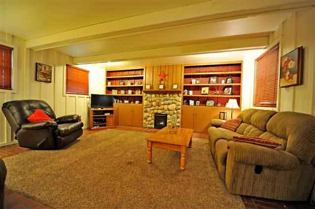 1721 Canterbury Dr, Elkhart, IN 46514 photo 13