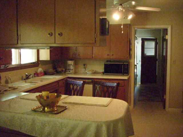 1506 N Bay Dr, Elkhart, IN 46514 photo 2