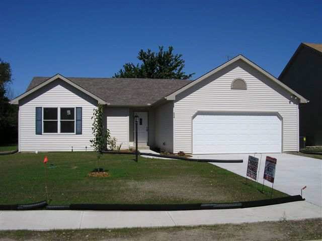 508 Chippewa Dr, Nappanee, IN 46550 photo 1