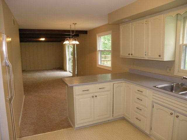 22591 Briarhill Dr, Goshen, IN 46528 photo 7