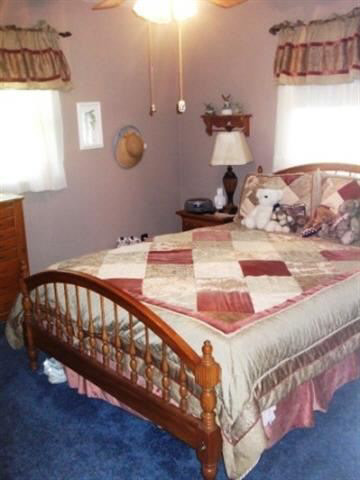 1103 E Marion St, Nappanee, IN 46550 photo 4