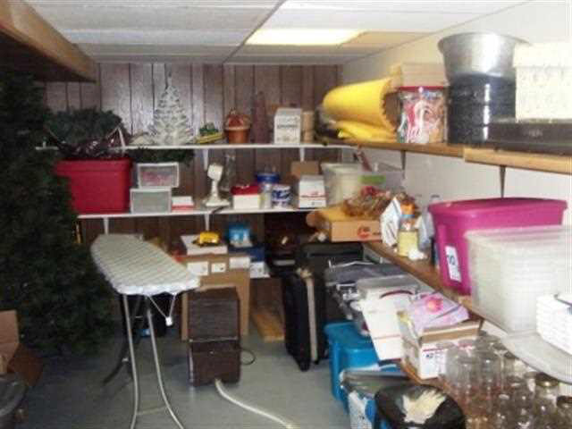1103 E Marion St, Nappanee, IN 46550 photo 26