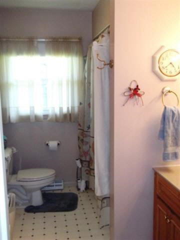 1103 E Marion St, Nappanee, IN 46550 photo 8