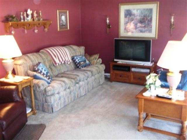 1103 E Marion St, Nappanee, IN 46550 photo 2