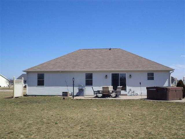 58751 Scarborough Ln, Goshen, IN 46528 photo 2
