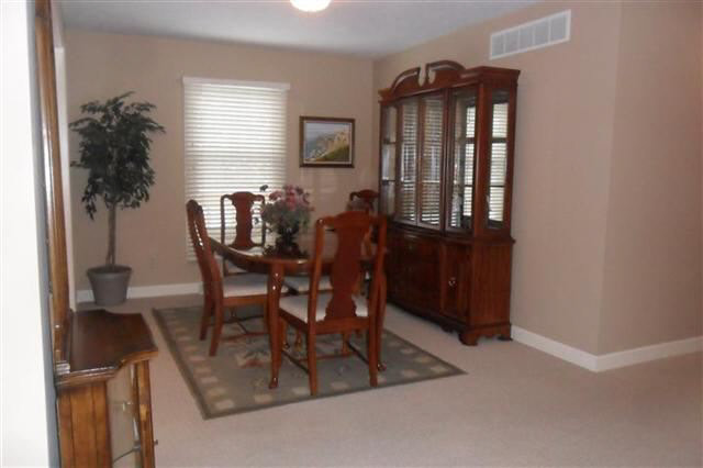 3521 Briarwood Dr, Elkhart, IN 46514 photo 4