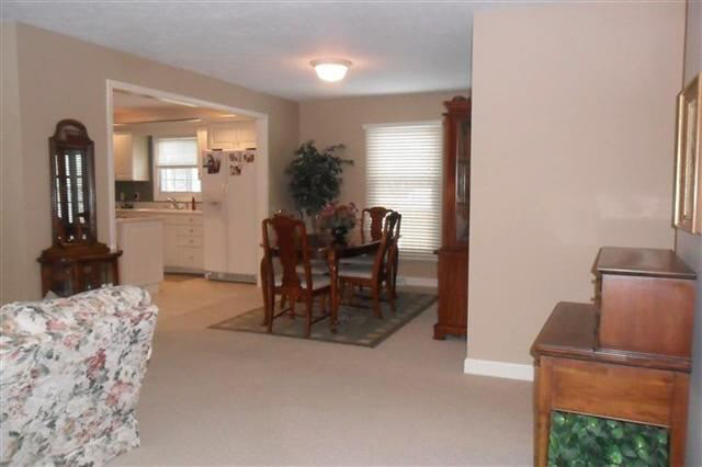3521 Briarwood Dr, Elkhart, IN 46514 photo 3