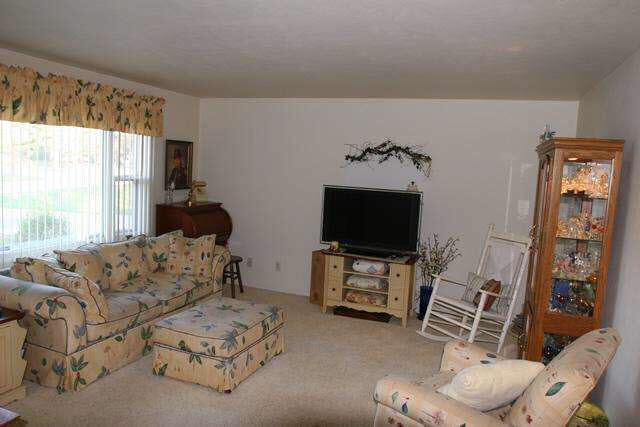 25028 Shawn Dr, Elkhart, IN 46514 photo 4