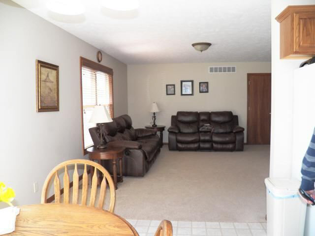 973 Spring Hill Ct, Middlebury, IN 46540 photo 6