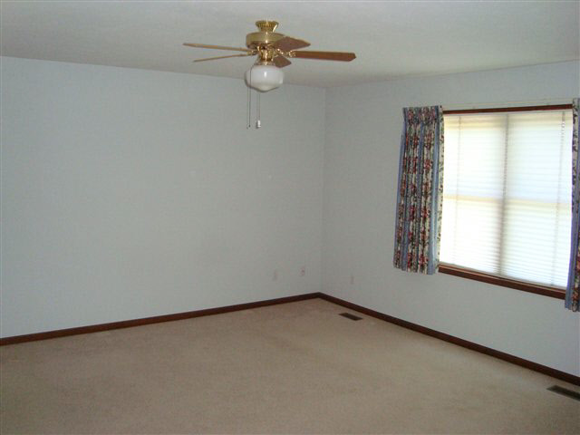 22300 Fireside Dr, Goshen, IN 46528 photo 11