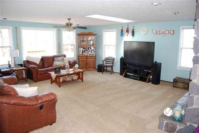 22371 Briarhill Dr, Goshen, IN 46528 photo 4