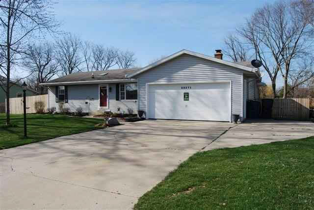 22371 Briarhill Dr, Goshen, IN 46528 photo 1