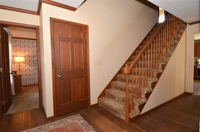 24118 Coral Ln, Elkhart, IN 46516 photo 2