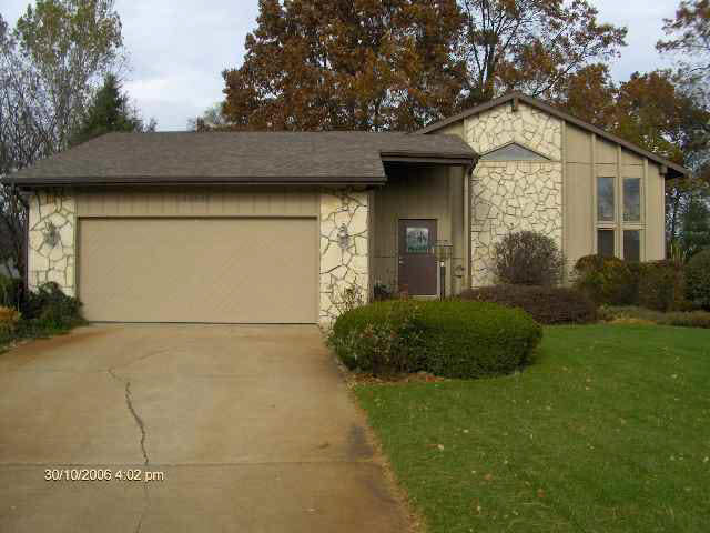 53870 Pin Oak Cir, Elkhart, IN 46514 photo 1